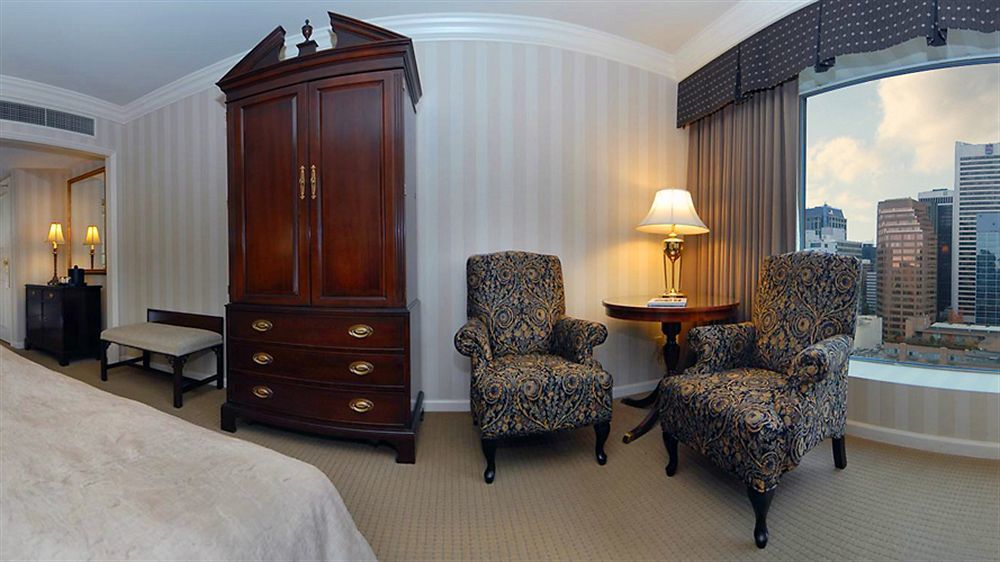 The Sutton Place Hotel Ванкувер Экстерьер фото A guest room at the Hotel Commonwealth