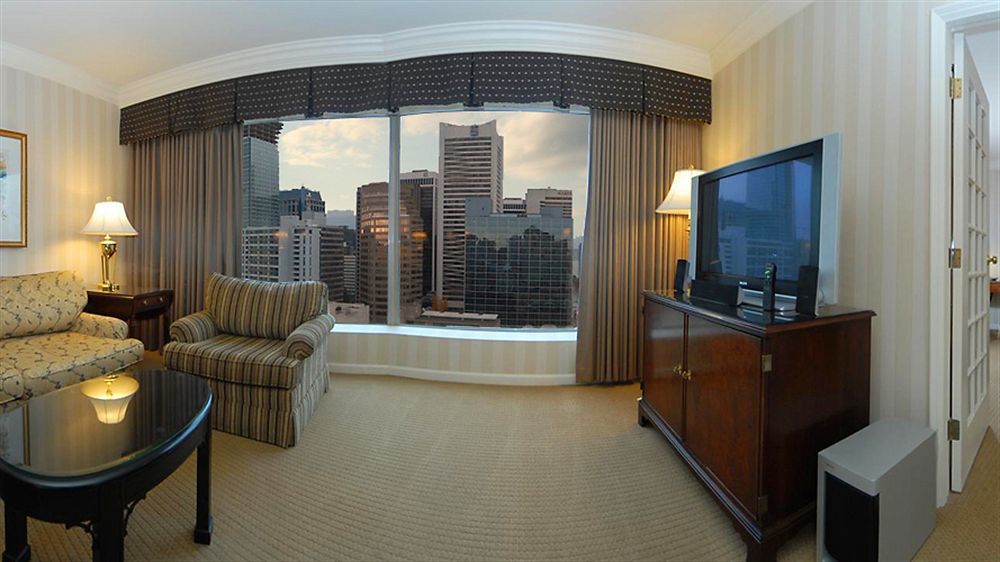 The Sutton Place Hotel Ванкувер Экстерьер фото A suite at the Four Seasons Hotel, New York City
